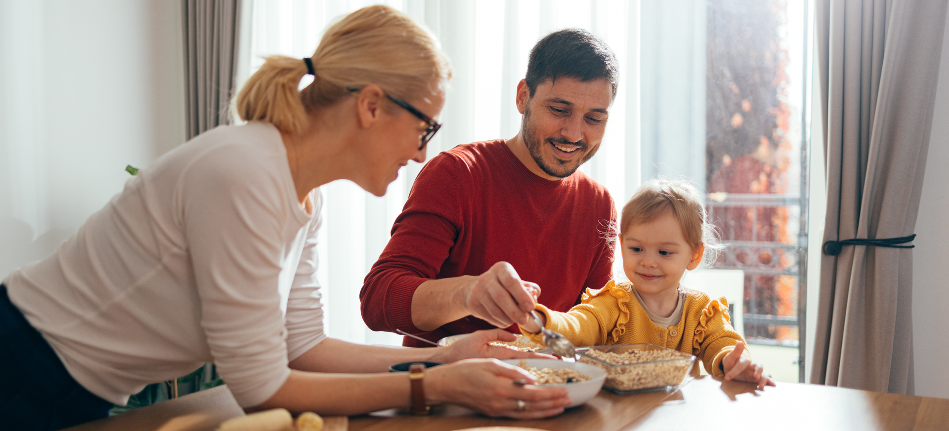 children-dining-table-with-parents